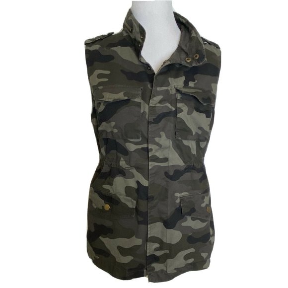 Love tree camo vest Clearance
